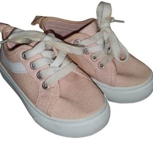 Kidgets brand peach cloth tennis shoe sneakers size 7 girls toddler